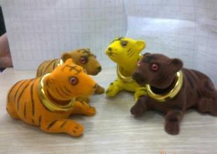 供應植絨小動物搖頭老虎狗汽車裝飾品工藝品